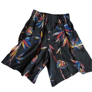 Floral Black‎ Shorts